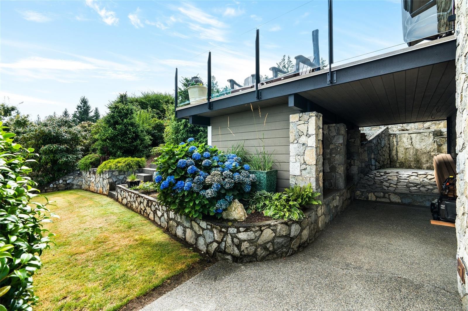 8874 Park Pacific Terr, North Saanich, BC