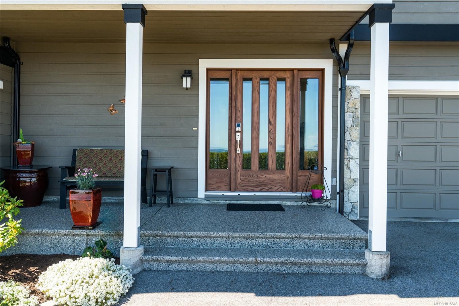 8874 Park Pacific Terr, North Saanich, BC