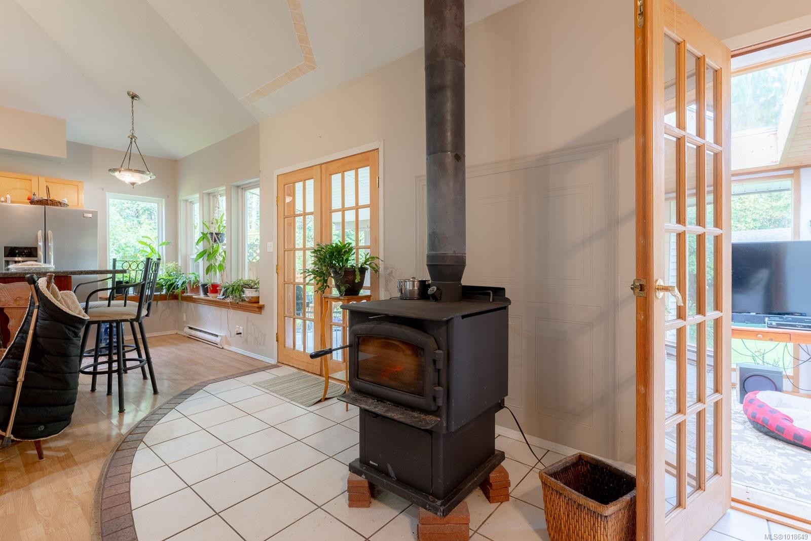 A-280 Binnacle Rd, Bamfield, BC - Indoor