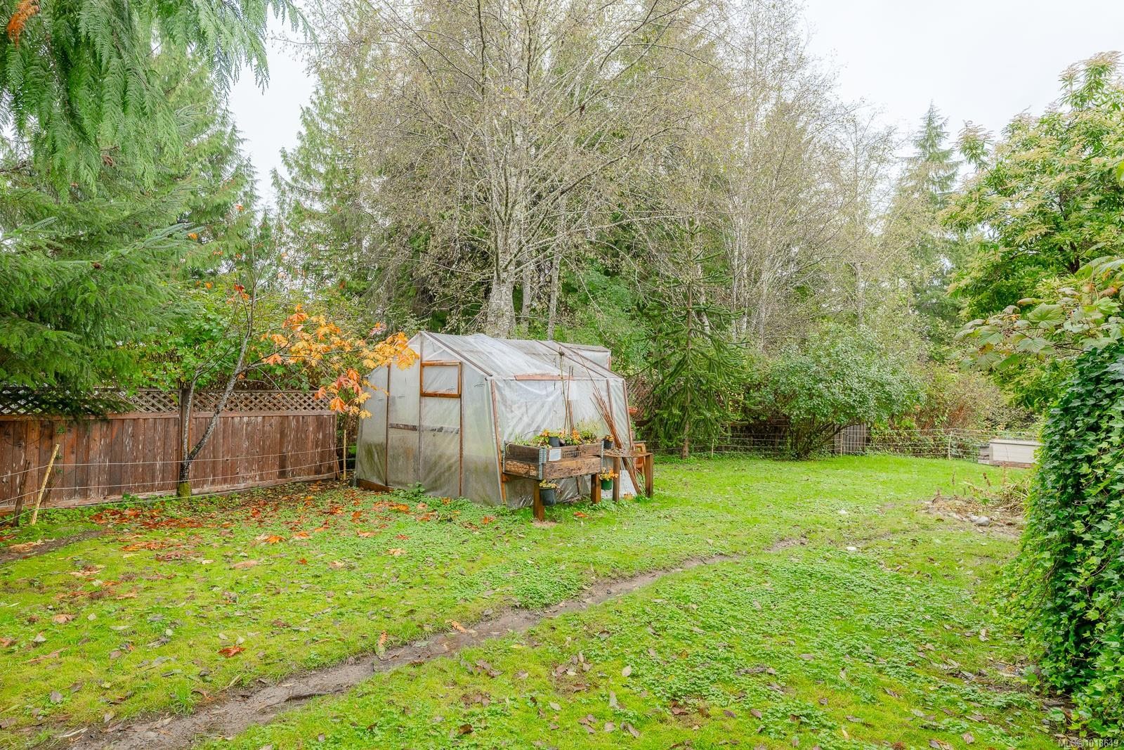 A-280 Binnacle Rd, Bamfield, BC - Outdoor With Backyard