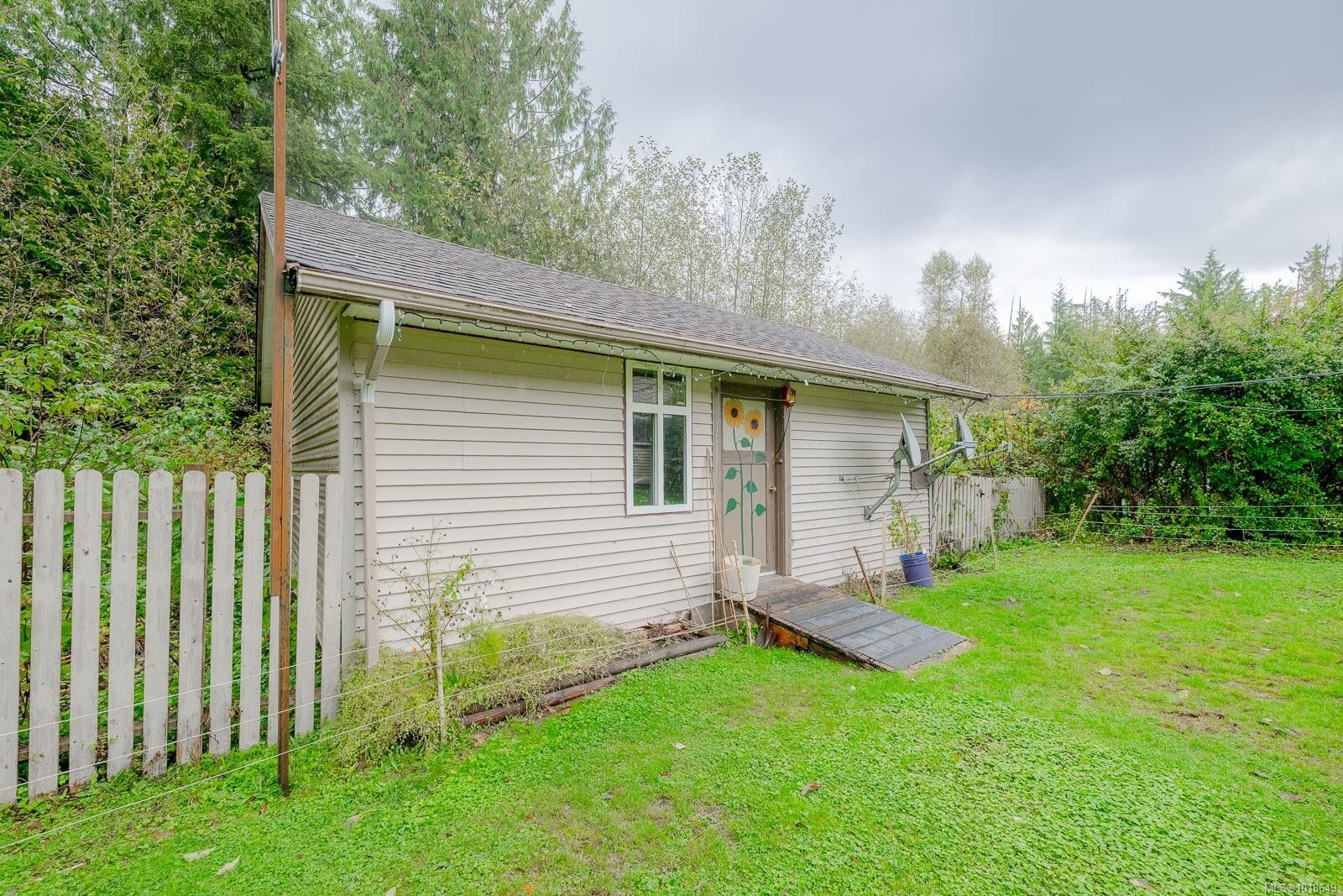 A-280 Binnacle Rd, Bamfield, BC - Outdoor