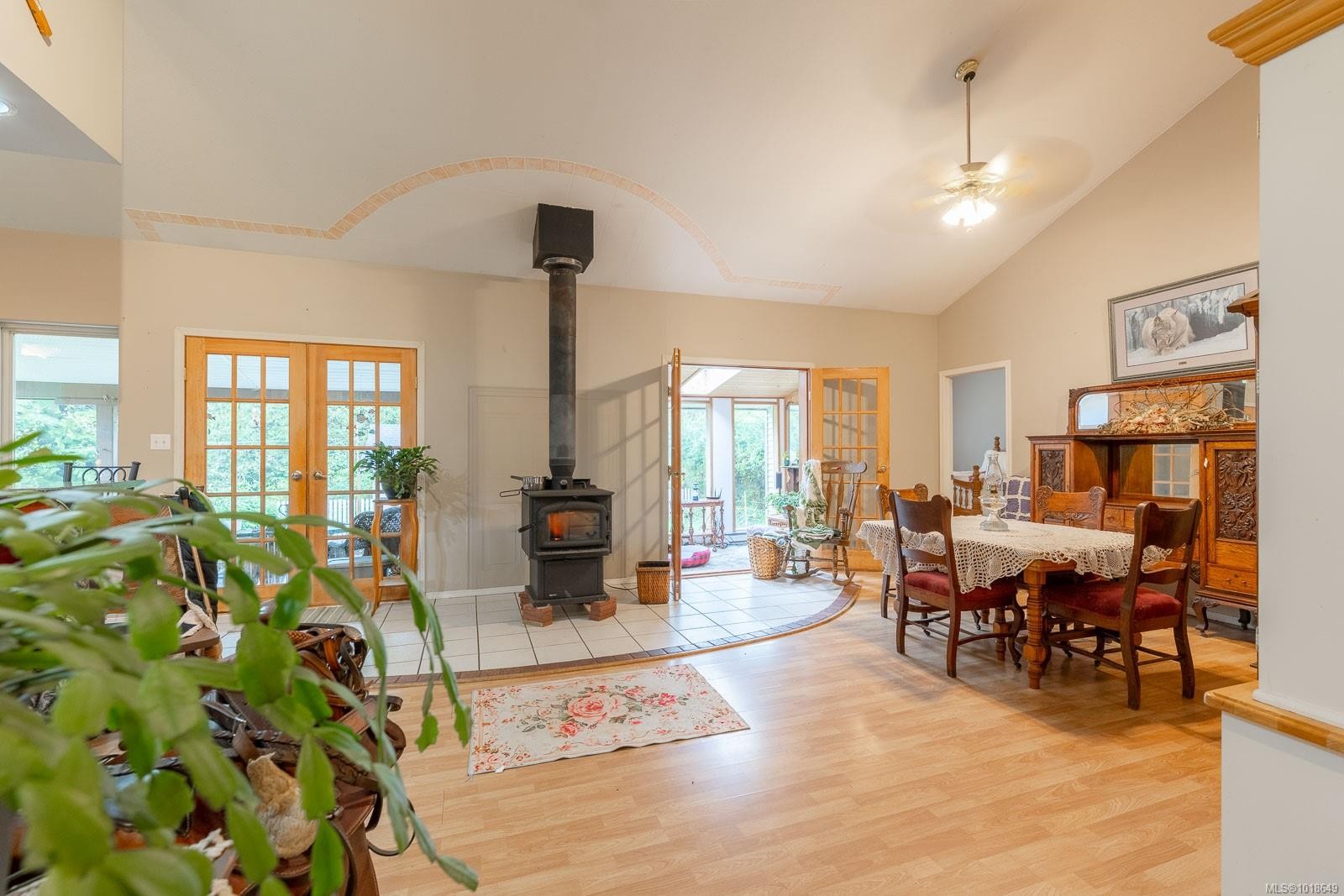 A-280 Binnacle Rd, Bamfield, BC - Indoor Photo Showing Dining Room