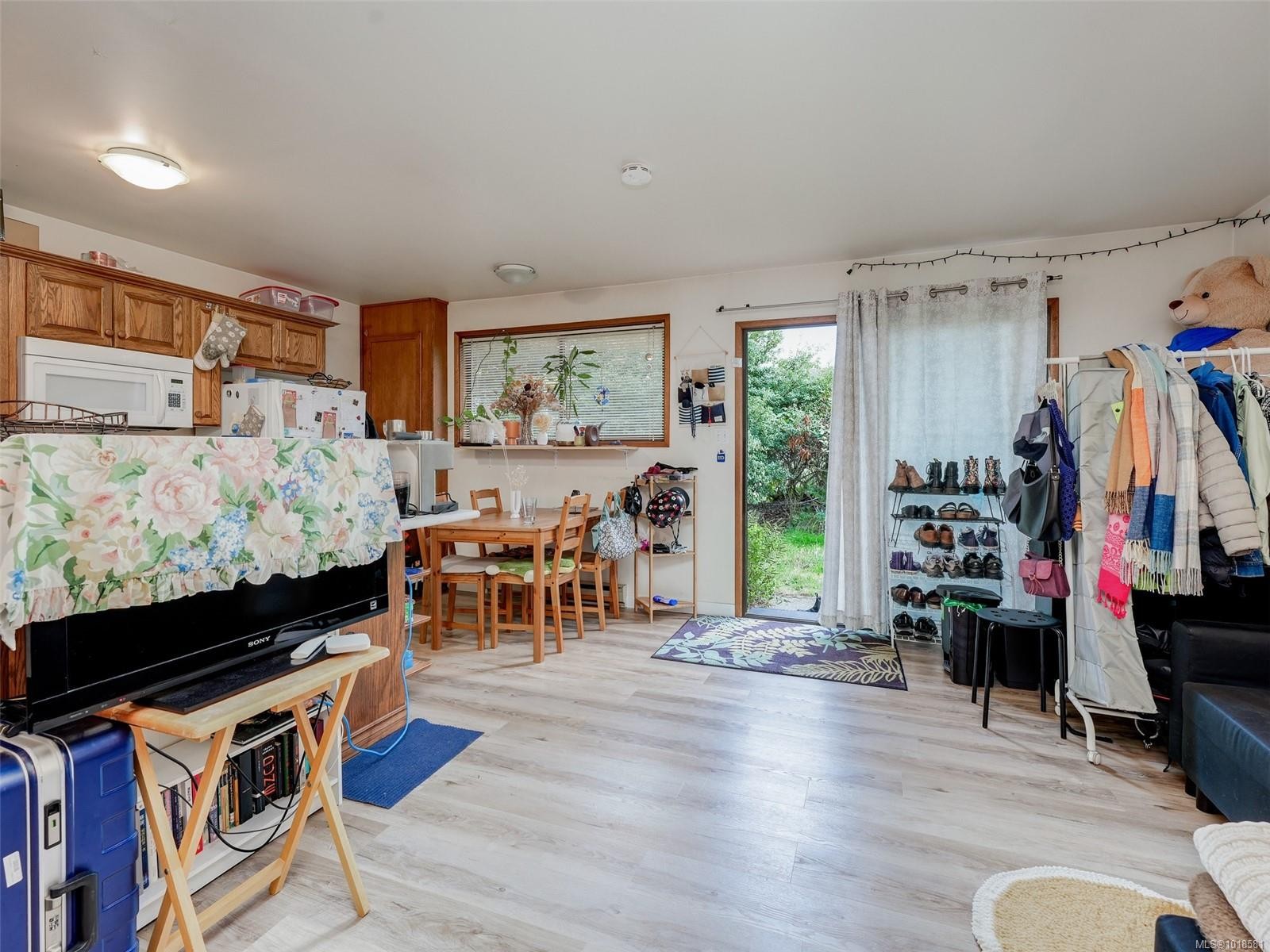 1544 Granada Cres, Saanich, BC