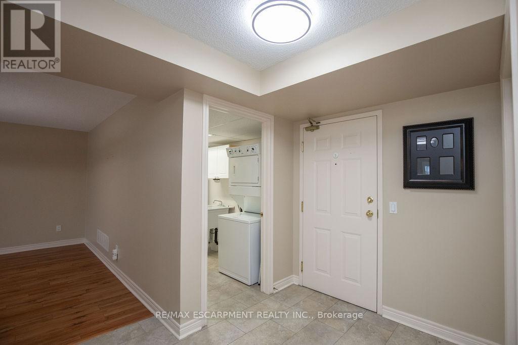 202 - 990 Golf Links Road, Hamilton, ON - Indoor