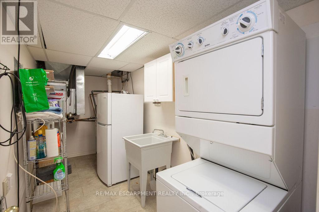 202 - 990 Golf Links Road, Hamilton, ON - Indoor Photo Showing Laundry Room