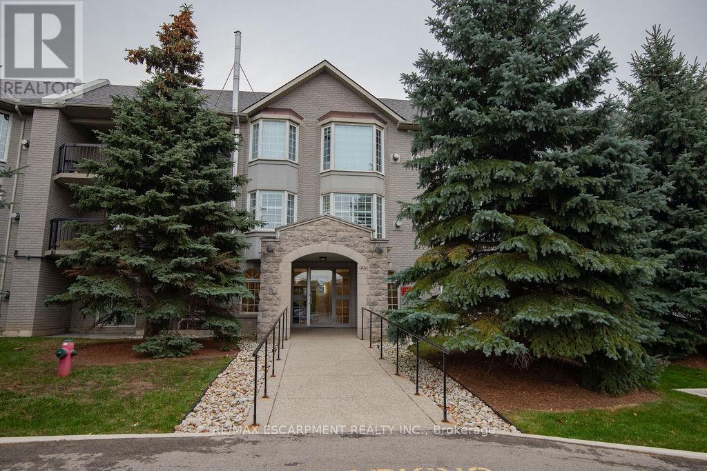 202 - 990 Golf Links Road, Hamilton, ON - Outdoor