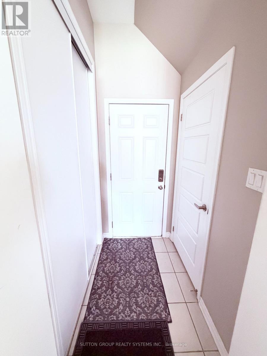 693 Doon South Drive, Kitchener, ON - Indoor Photo Showing Other Room