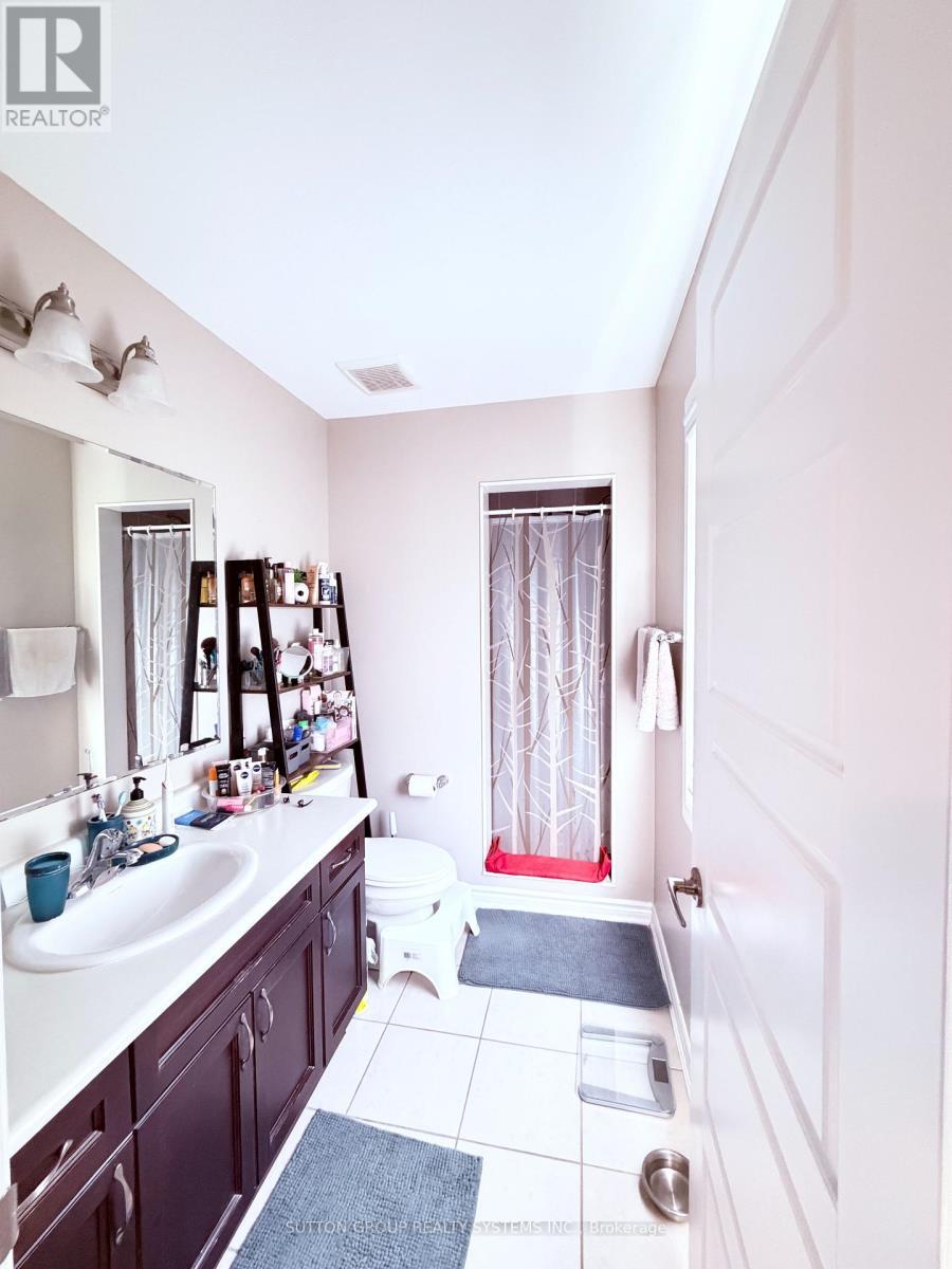 693 Doon South Drive, Kitchener, ON - Indoor Photo Showing Bathroom