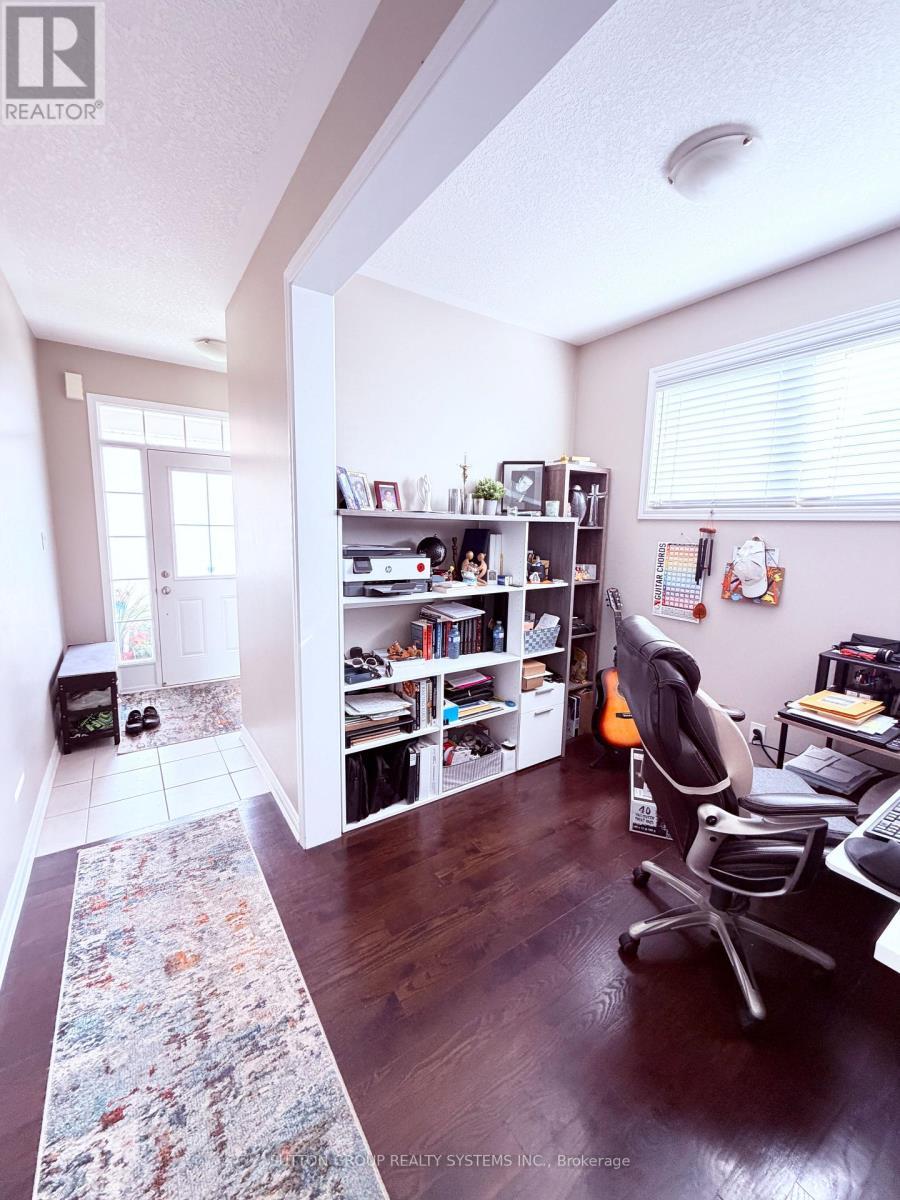 693 Doon South Drive, Kitchener, ON - Indoor