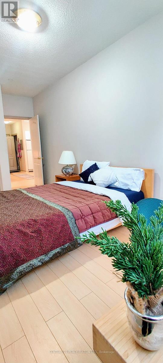 1204 - 393 King Street W, Toronto, ON - Indoor Photo Showing Bedroom