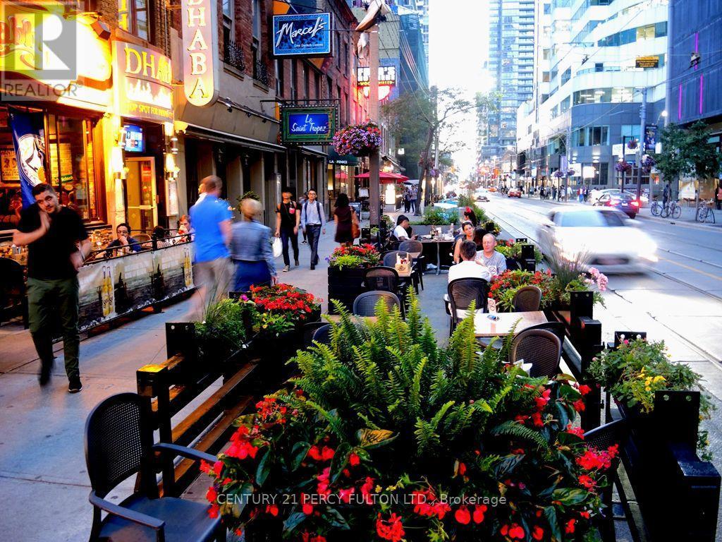 1204 - 393 King Street W, Toronto, ON - Indoor