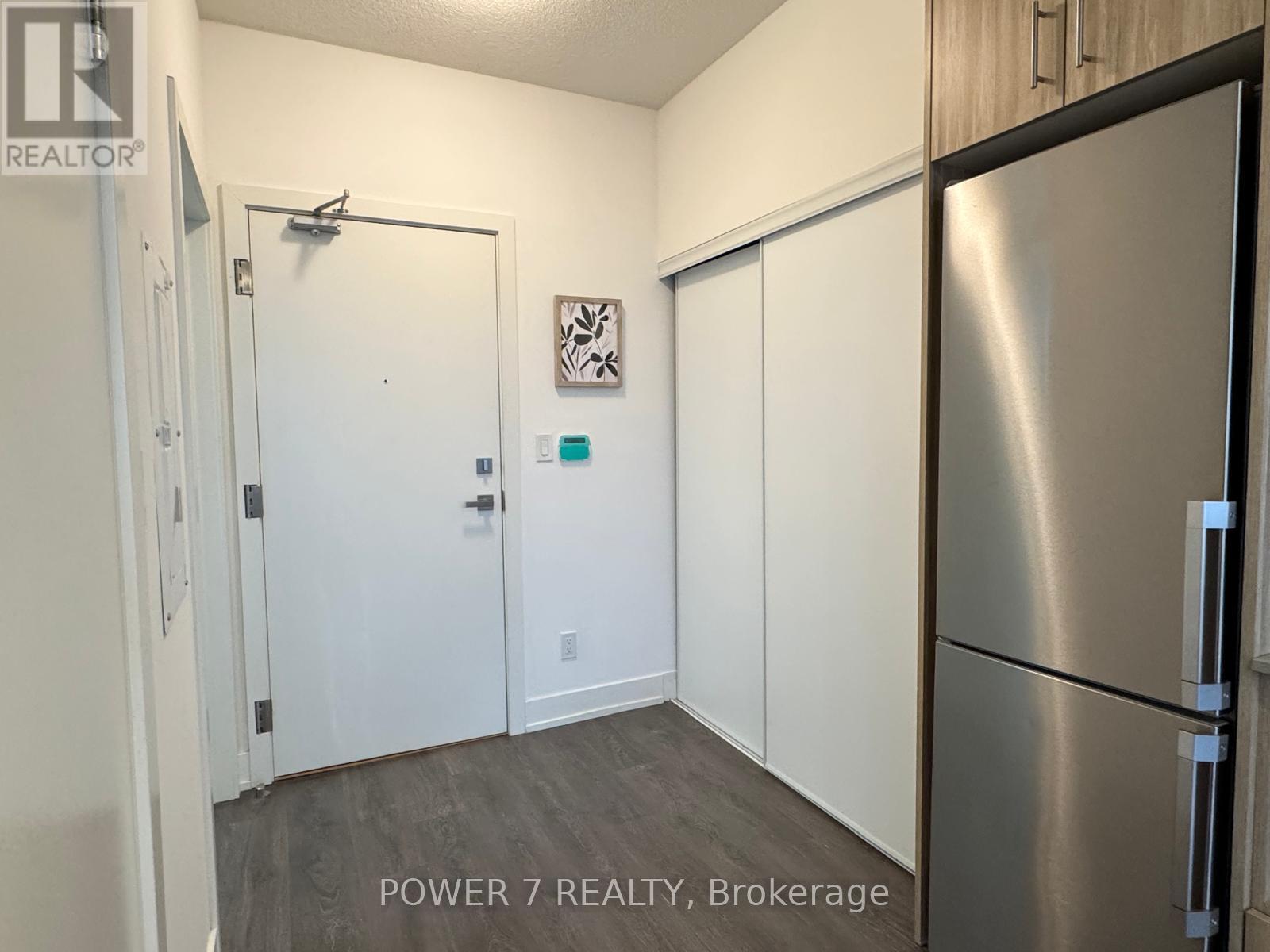 1705 - 180 Fairview Mall Drive, Toronto, ON - Indoor Photo Showing Other Room