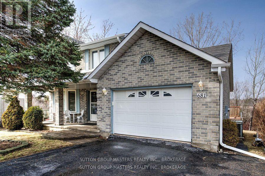 681 Rivermeade Avenue, Kingston (East Gardiners Rd), ON - Outdoor