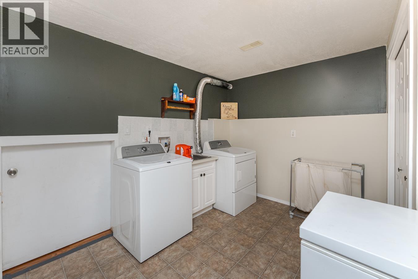 8311 Flamingo Road, Prince George, BC - Indoor Photo Showing Laundry Room