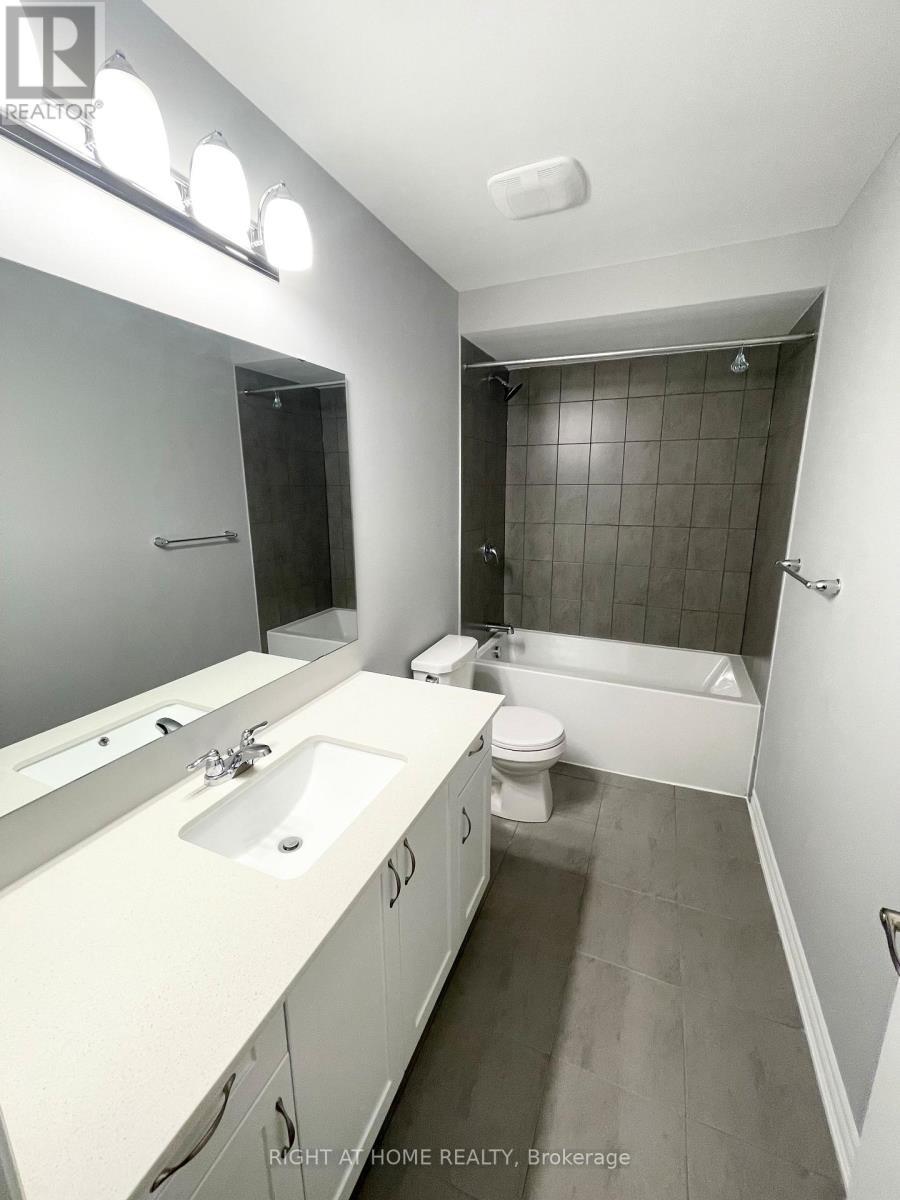 712 Lapland Private, Ottawa, ON - Indoor Photo Showing Bathroom