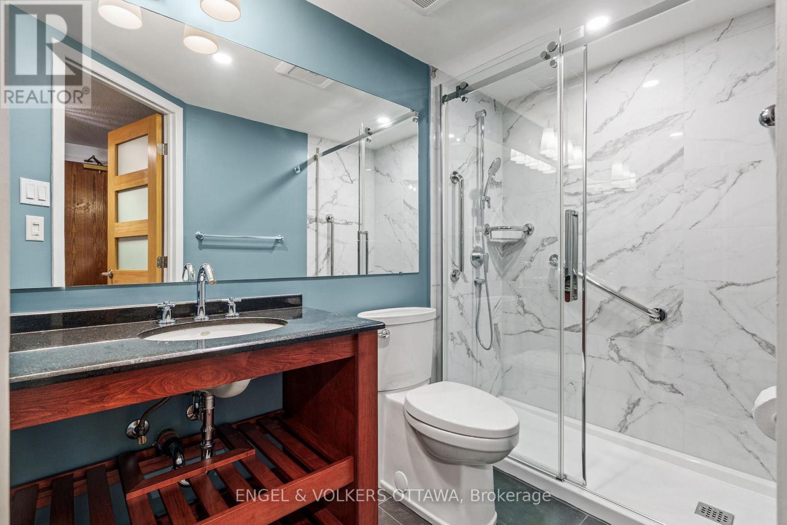 103 - 295 Gilmour Street, Ottawa, ON - Indoor Photo Showing Bathroom