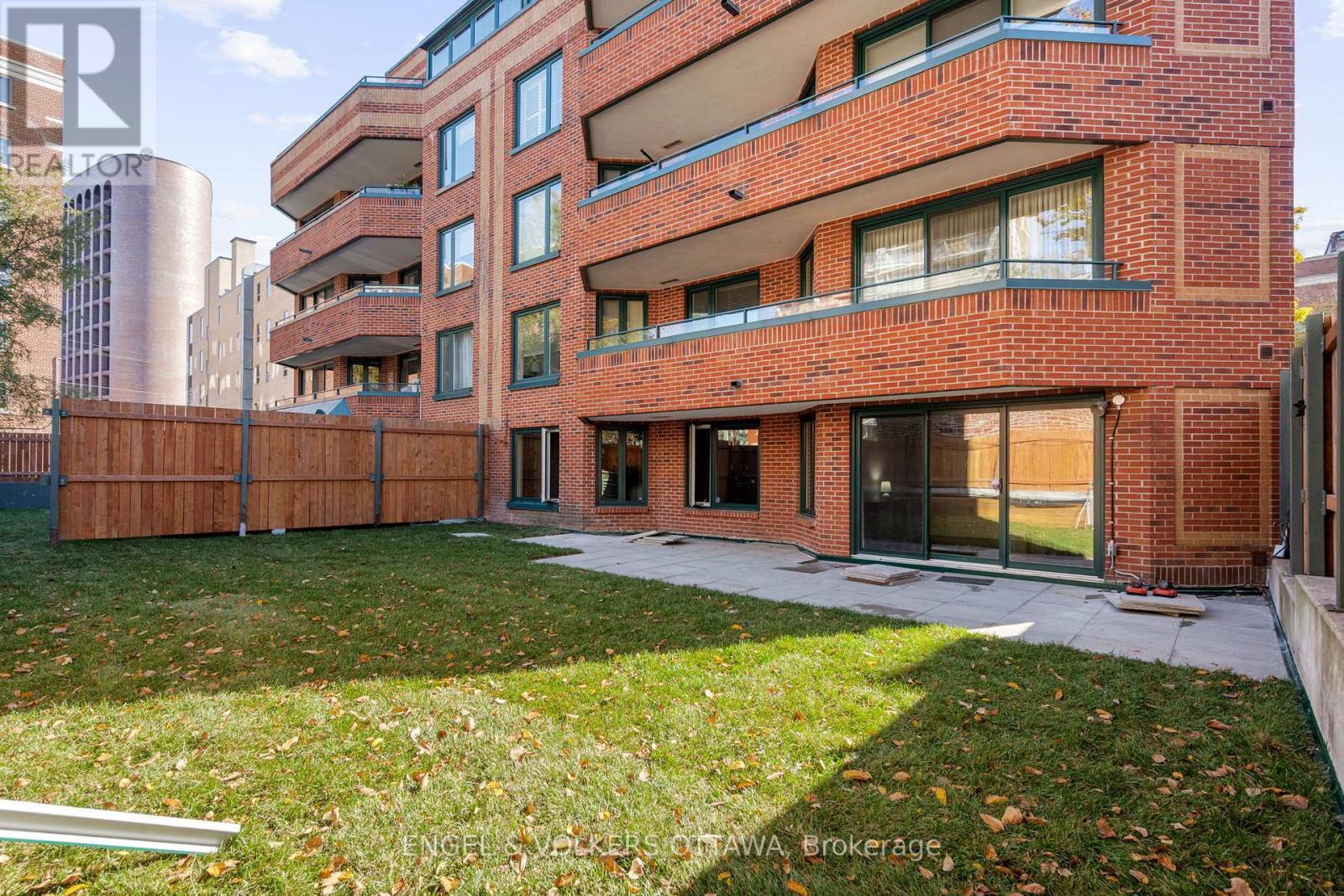 103 - 295 Gilmour Street, Ottawa, ON - Outdoor