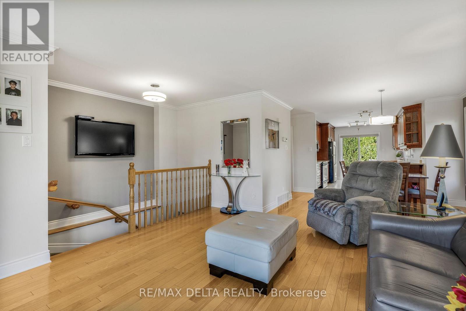 131 Caledonia Road, The Nation, ON - Indoor Photo Showing Living Room