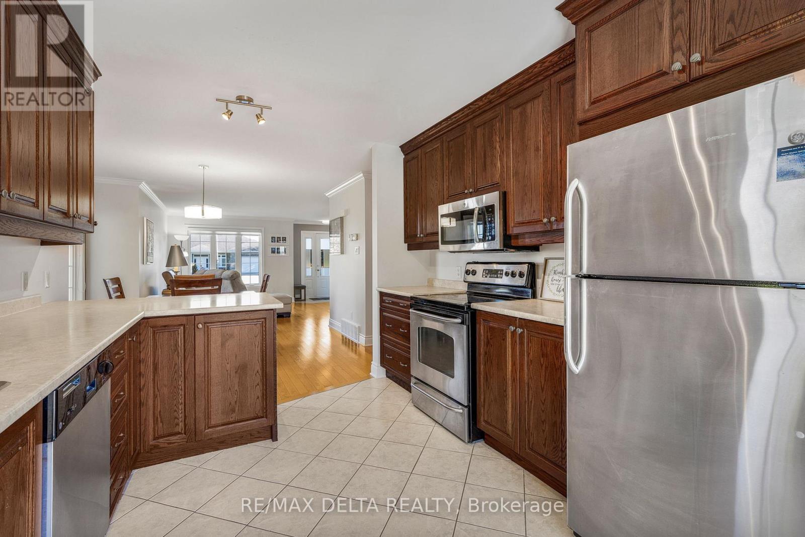 131 Caledonia Road, The Nation, ON - Indoor Photo Showing Kitchen