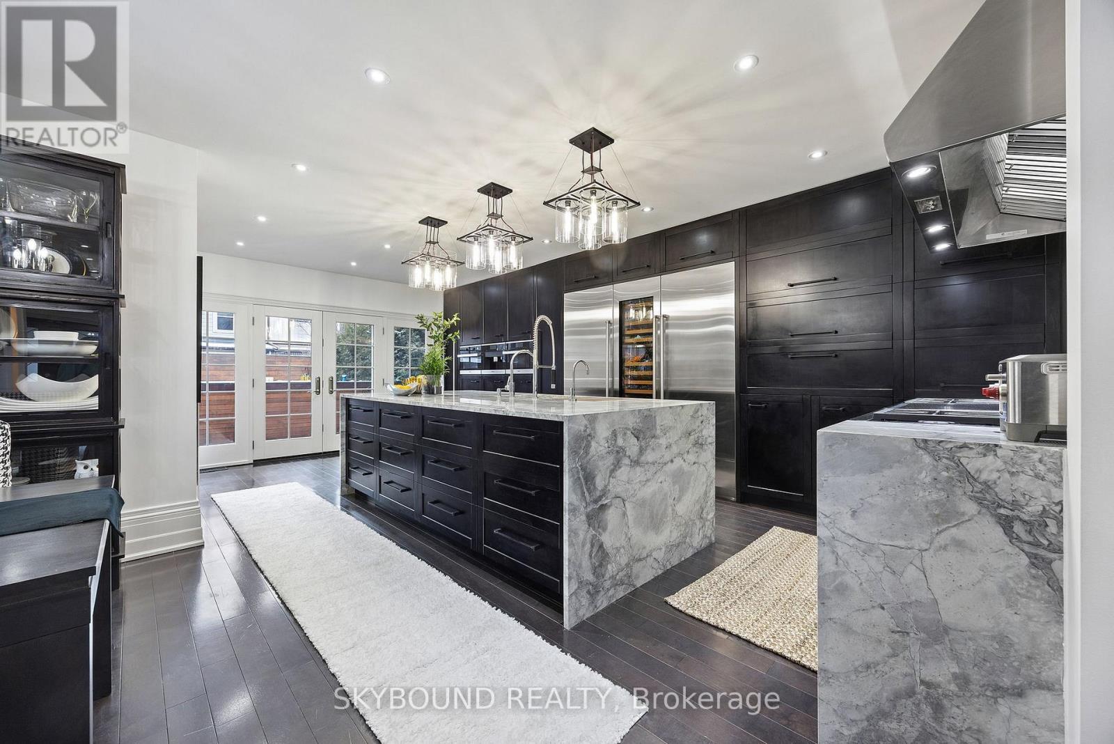 20 Fairview Boulevard, Toronto, ON - Indoor Photo Showing Other Room