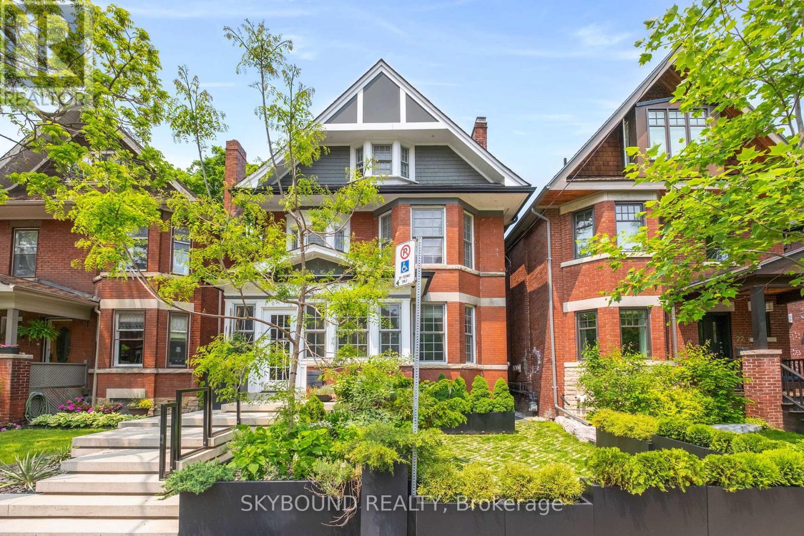 20 Fairview Boulevard, Toronto, ON - Outdoor With Facade