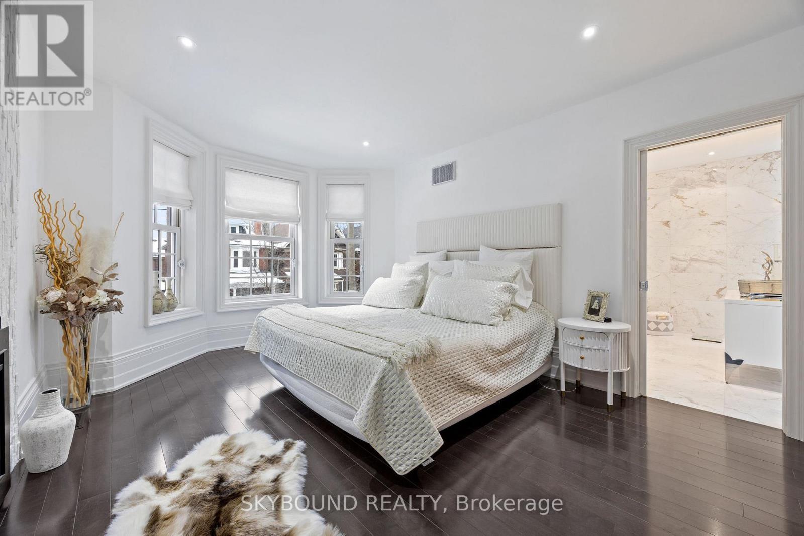 20 Fairview Boulevard, Toronto, ON - Indoor Photo Showing Bedroom