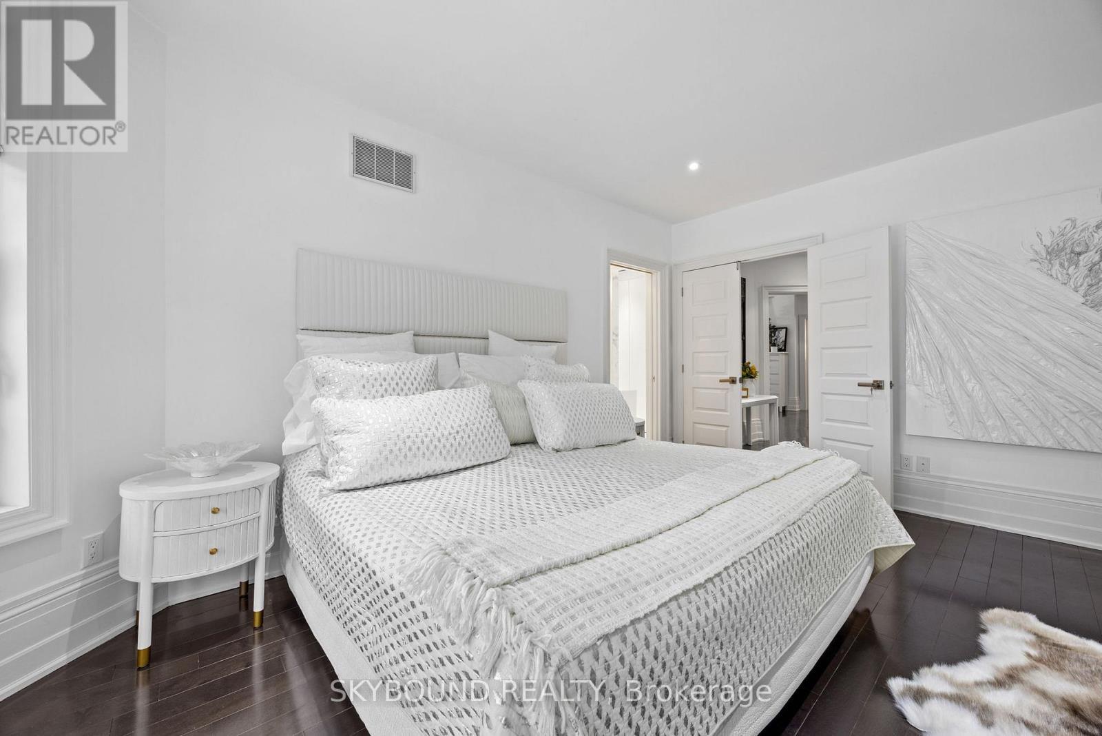 20 Fairview Boulevard, Toronto, ON - Indoor Photo Showing Bedroom