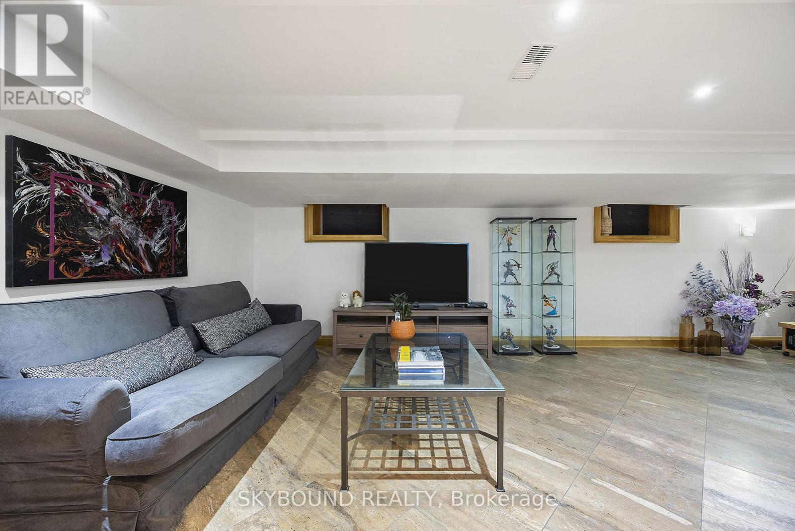 20 Fairview Boulevard, Toronto, ON - Indoor Photo Showing Living Room