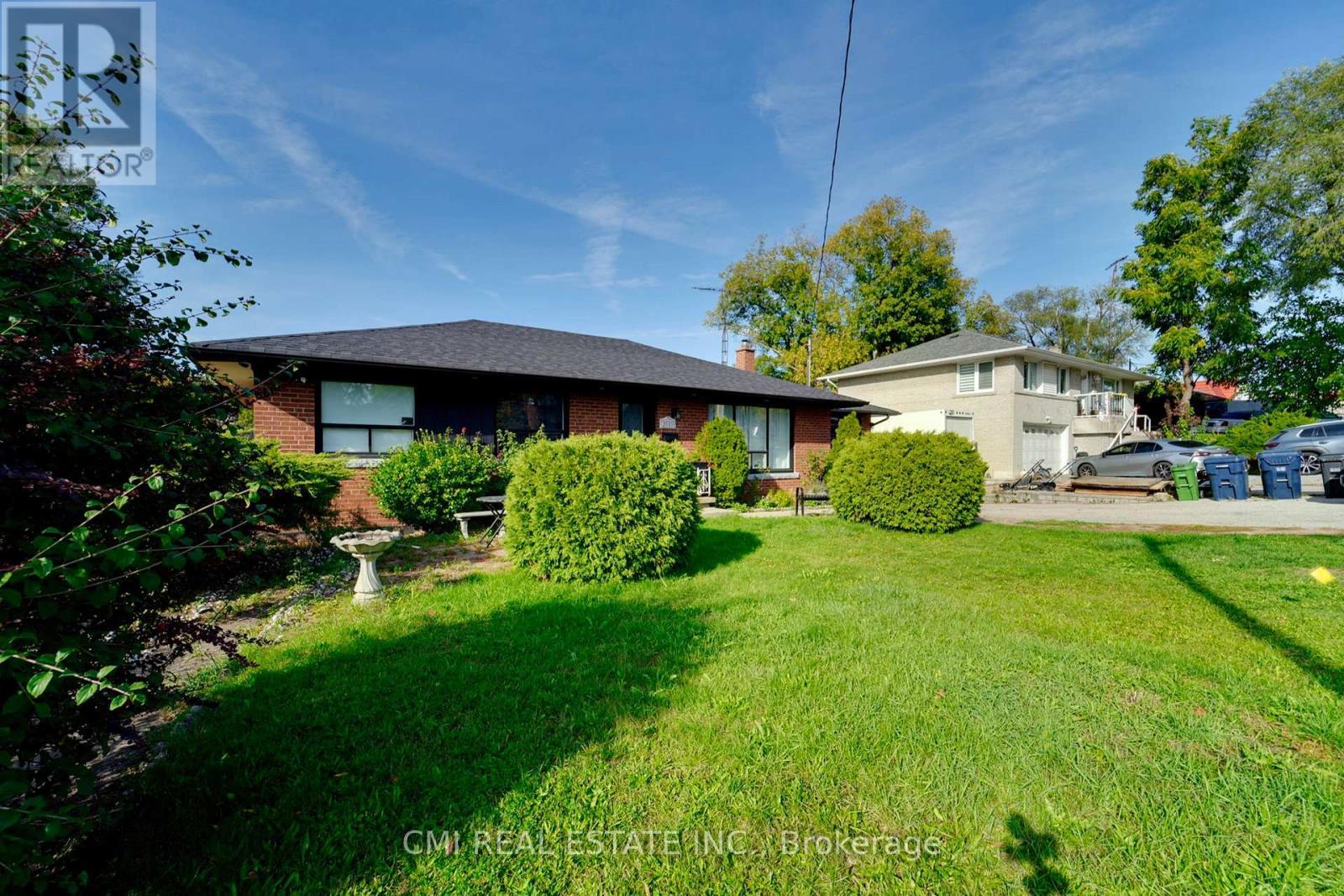 2610 Islington Avenue, Toronto, ON - Outdoor