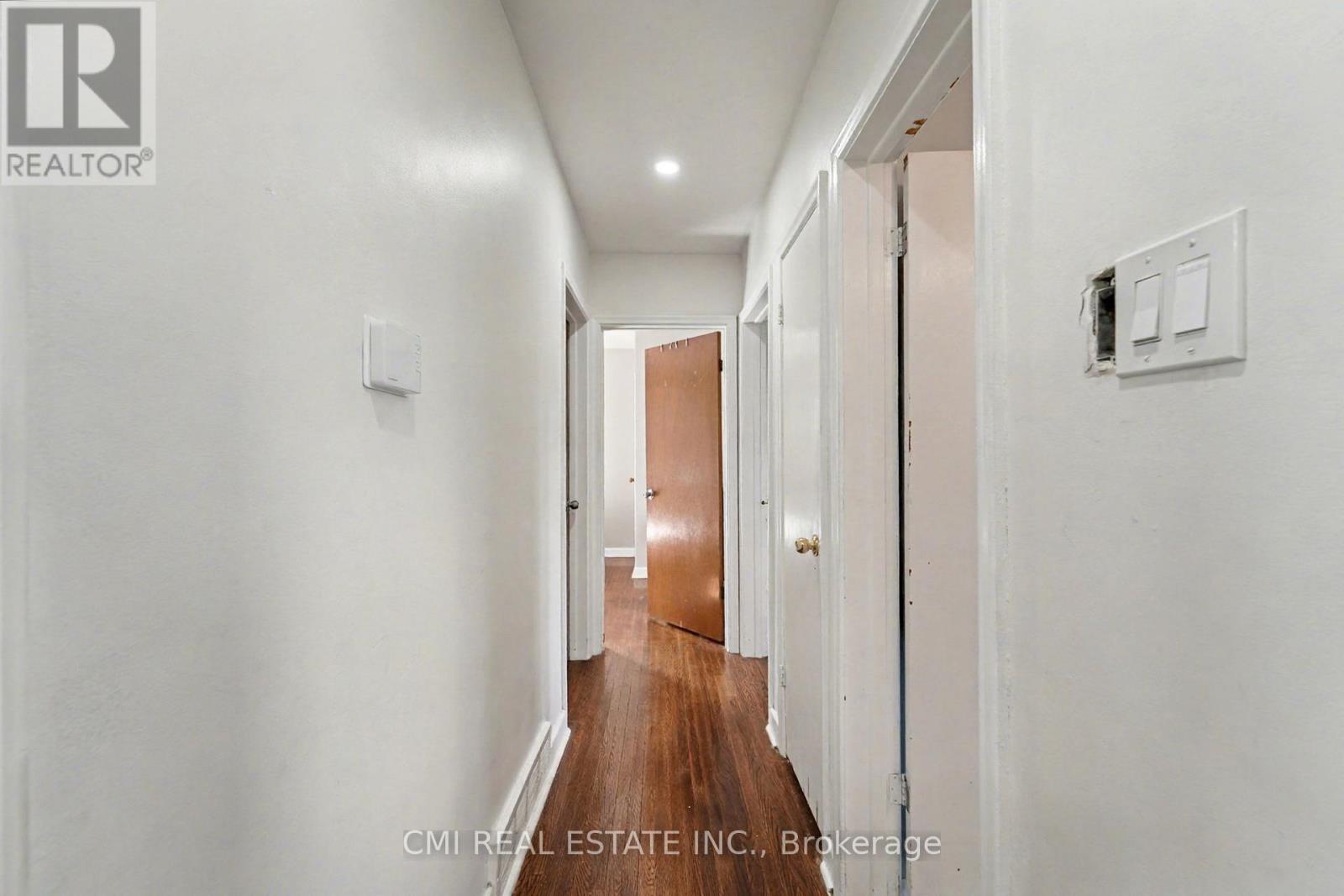 2610 Islington Avenue, Toronto, ON - Indoor Photo Showing Other Room