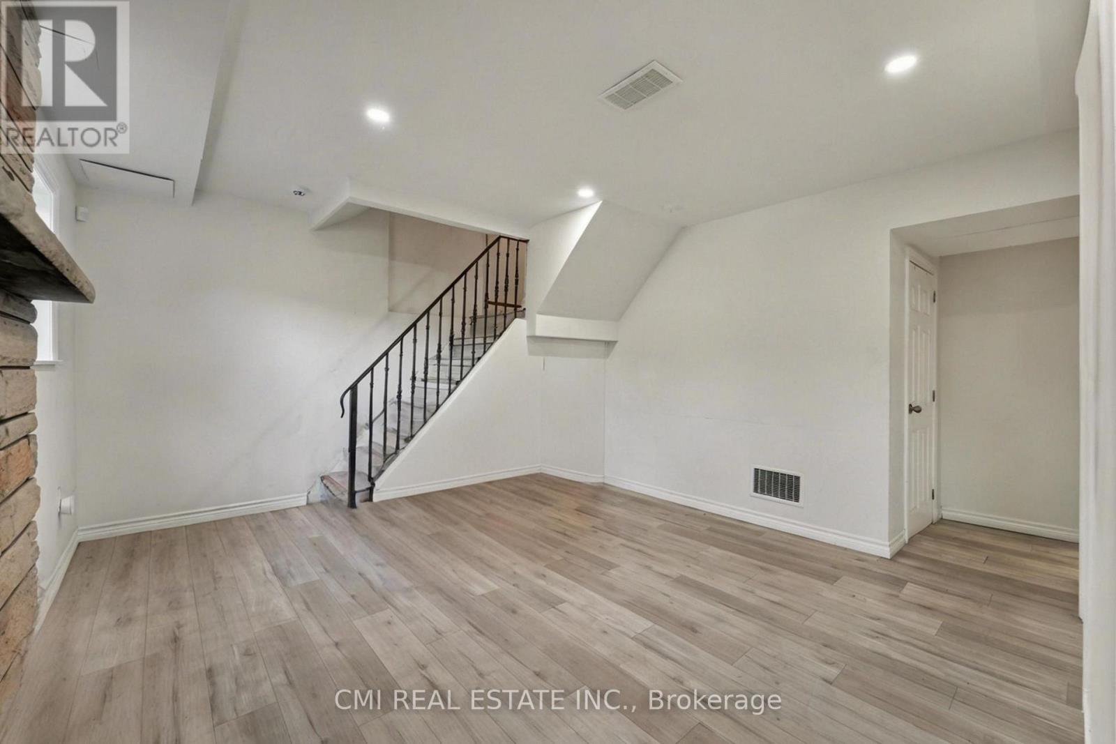 2610 Islington Avenue, Toronto, ON - Indoor Photo Showing Other Room