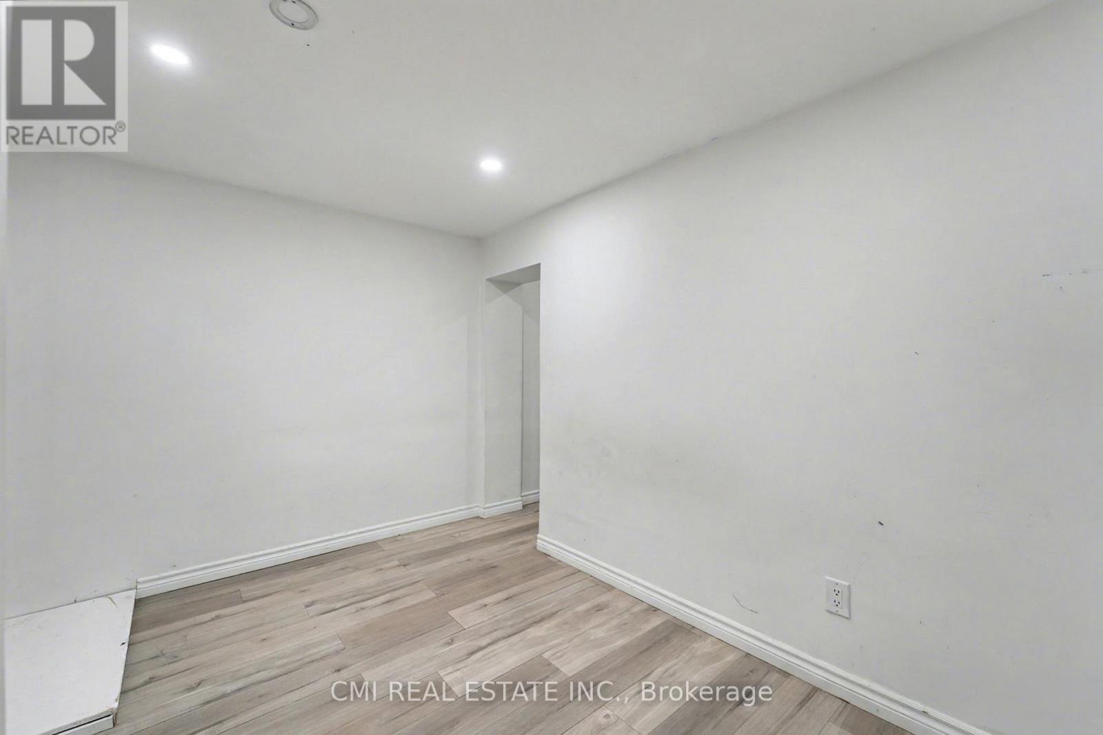 2610 Islington Avenue, Toronto, ON - Indoor Photo Showing Other Room
