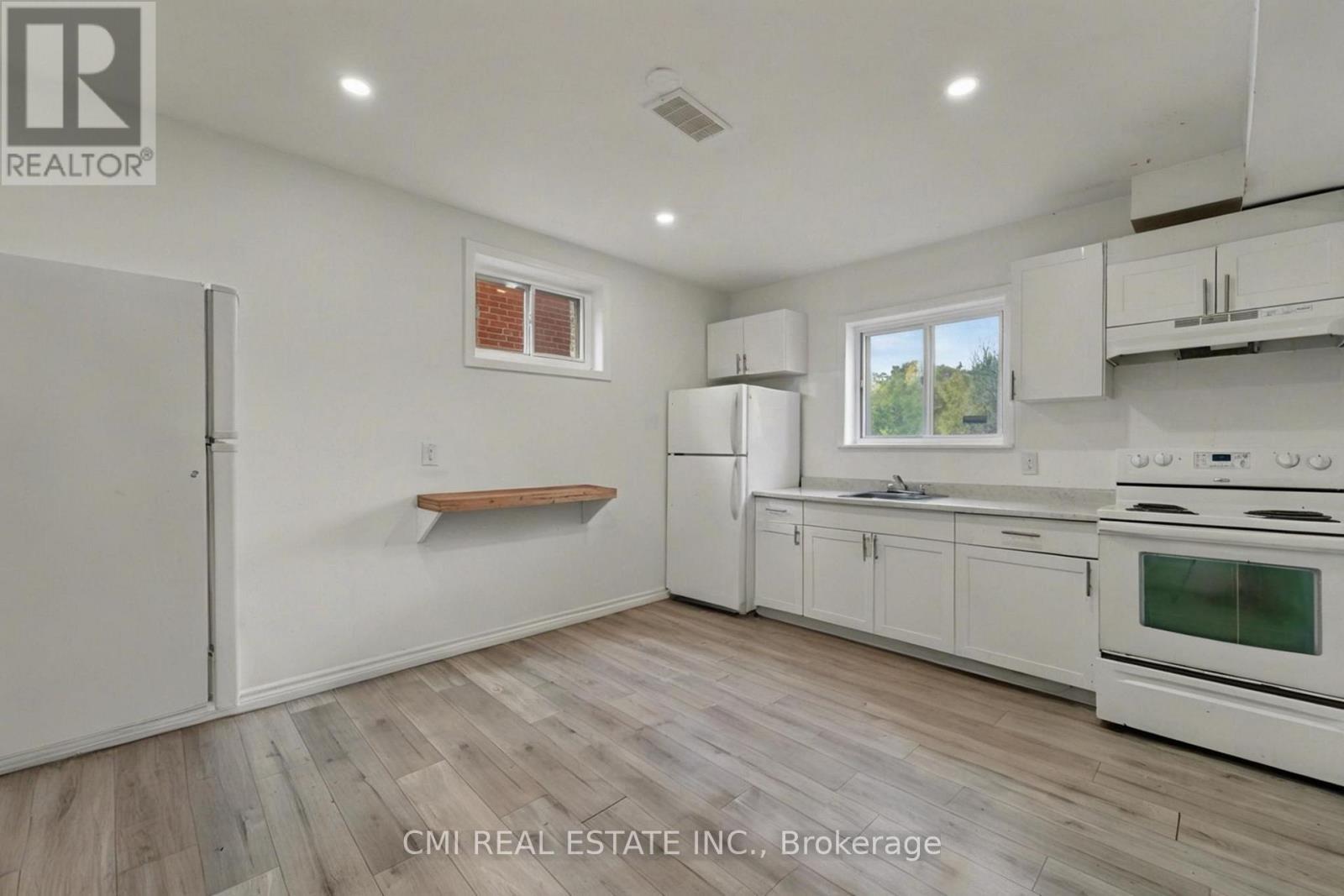 2610 Islington Avenue, Toronto, ON - Indoor Photo Showing Kitchen