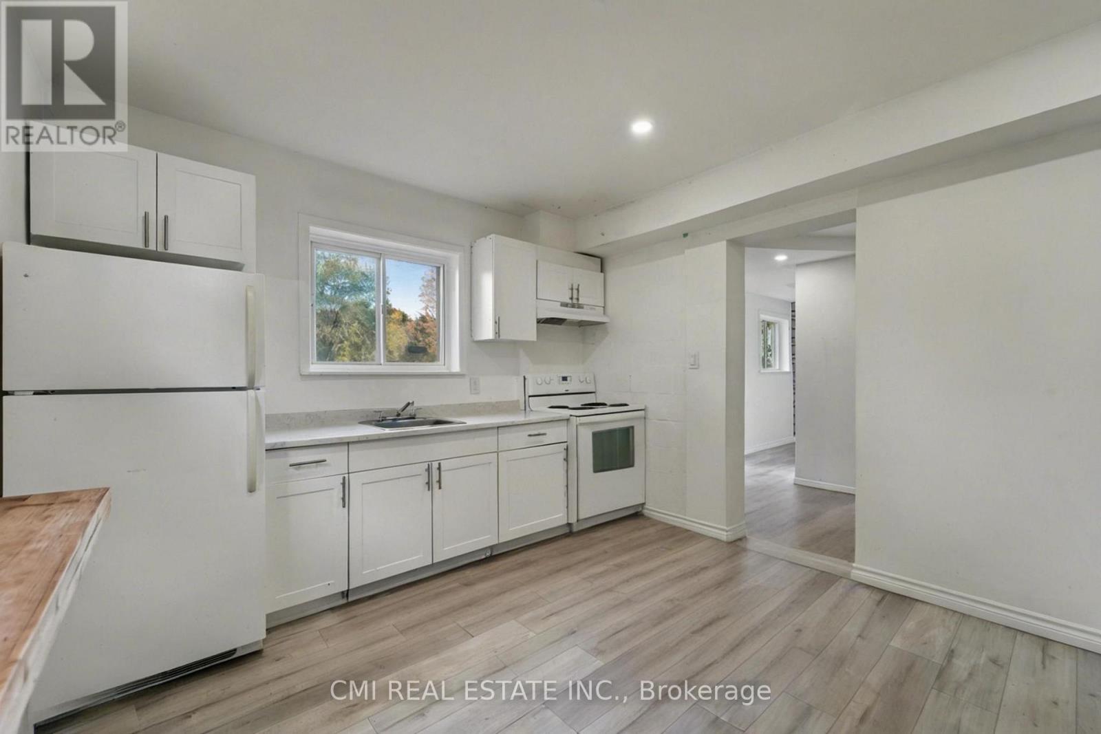 2610 Islington Avenue, Toronto, ON - Indoor Photo Showing Kitchen With Double Sink