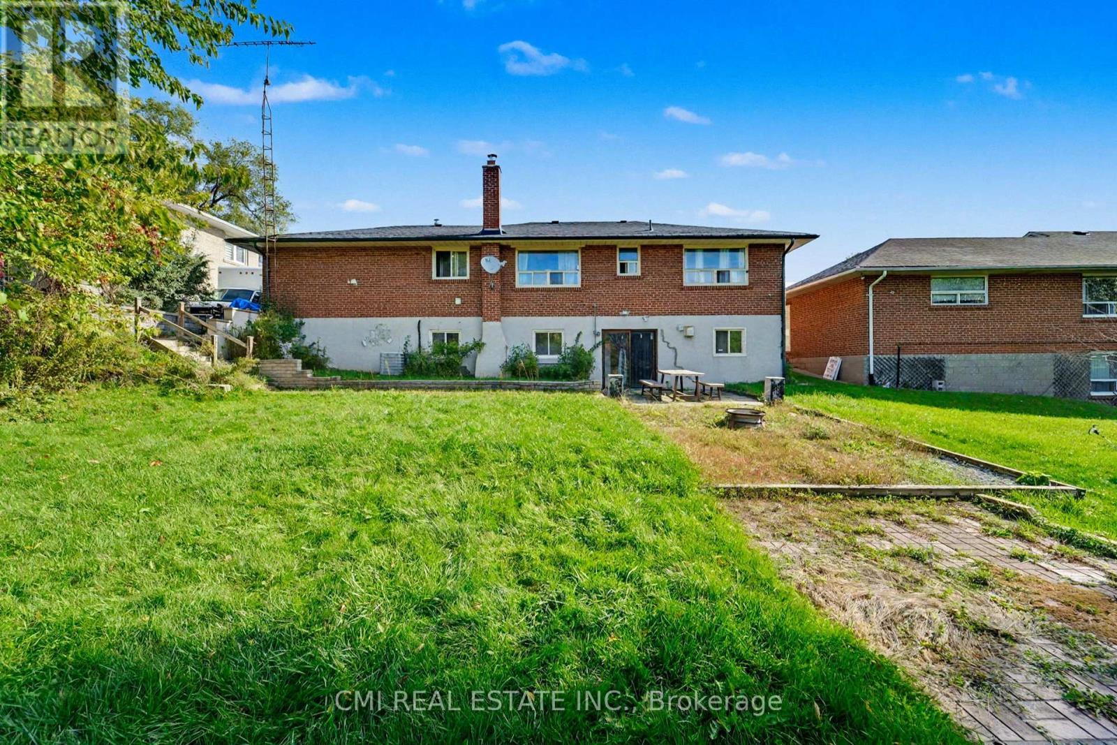 2610 Islington Avenue, Toronto, ON - Outdoor