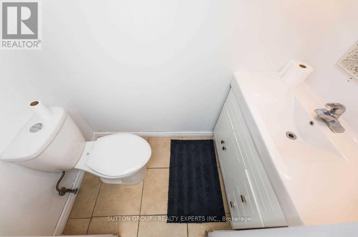 1810 - 21 Knightsbridge Road, Brampton, ON - Indoor Photo Showing Bathroom