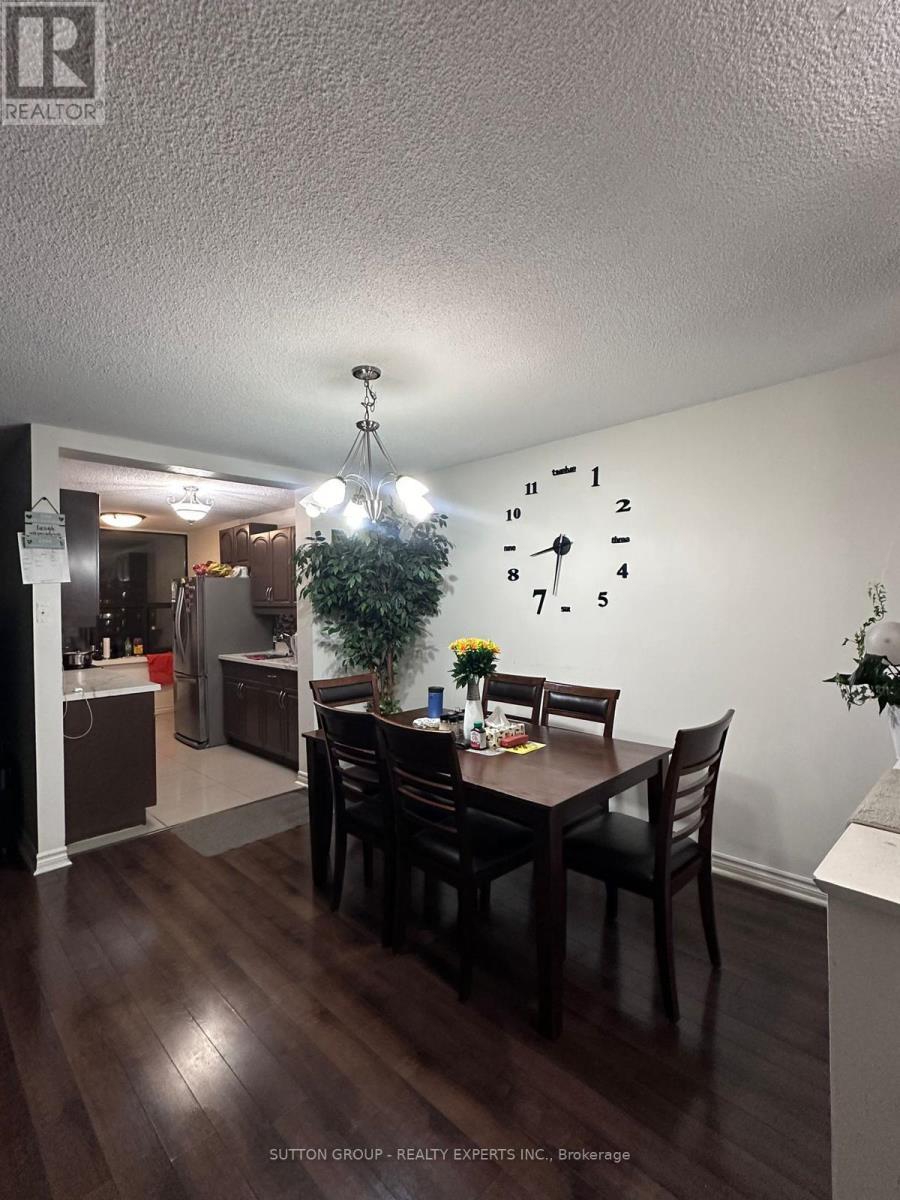 1810 - 21 Knightsbridge Road, Brampton, ON - Indoor Photo Showing Dining Room