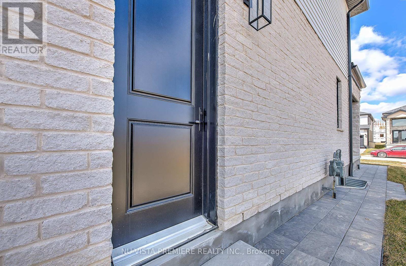 6517 Heathwoods Avenue, London South (South V), ON - Outdoor With Exterior