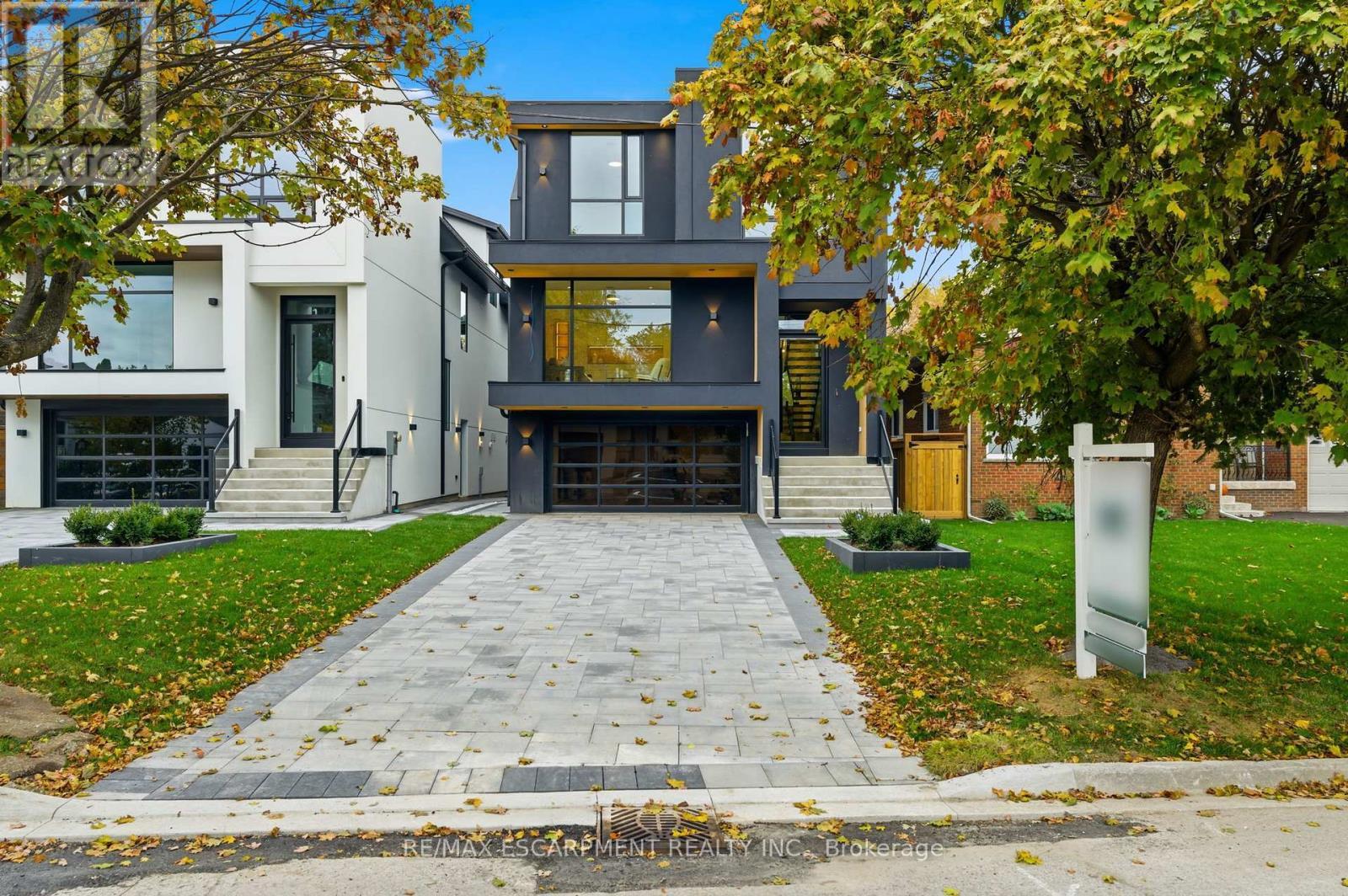 957 Halliday Avenue, Mississauga, ON - Outdoor With Facade