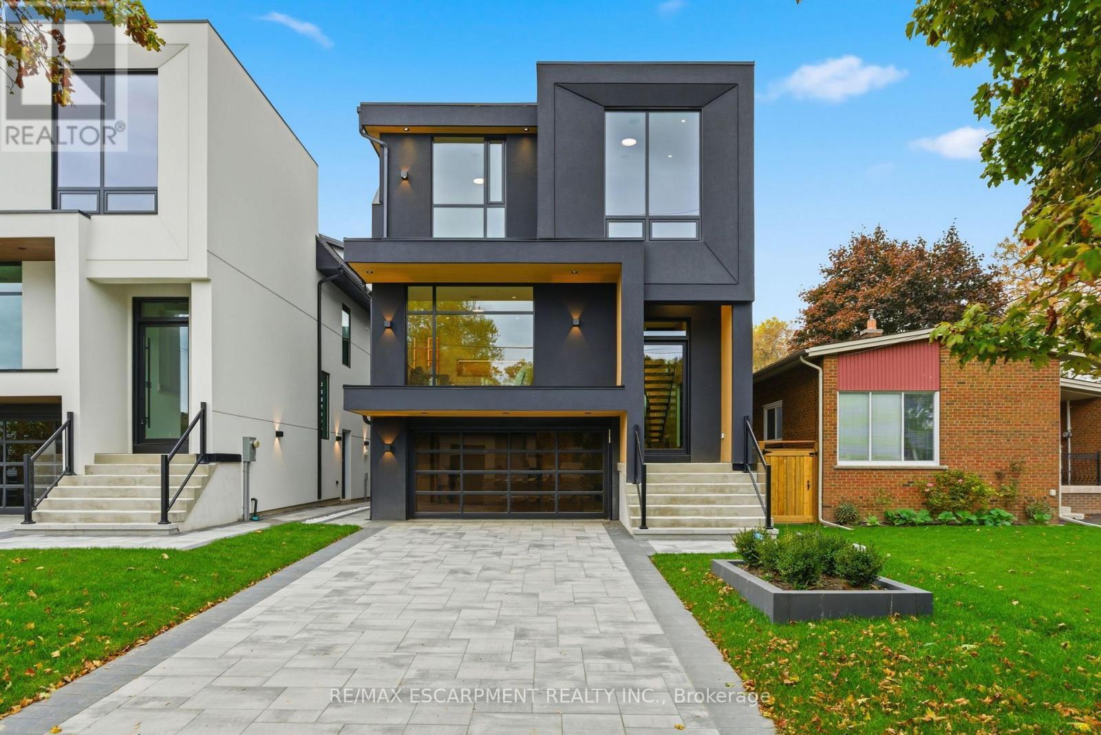 957 Halliday Avenue, Mississauga, ON - Outdoor With Facade