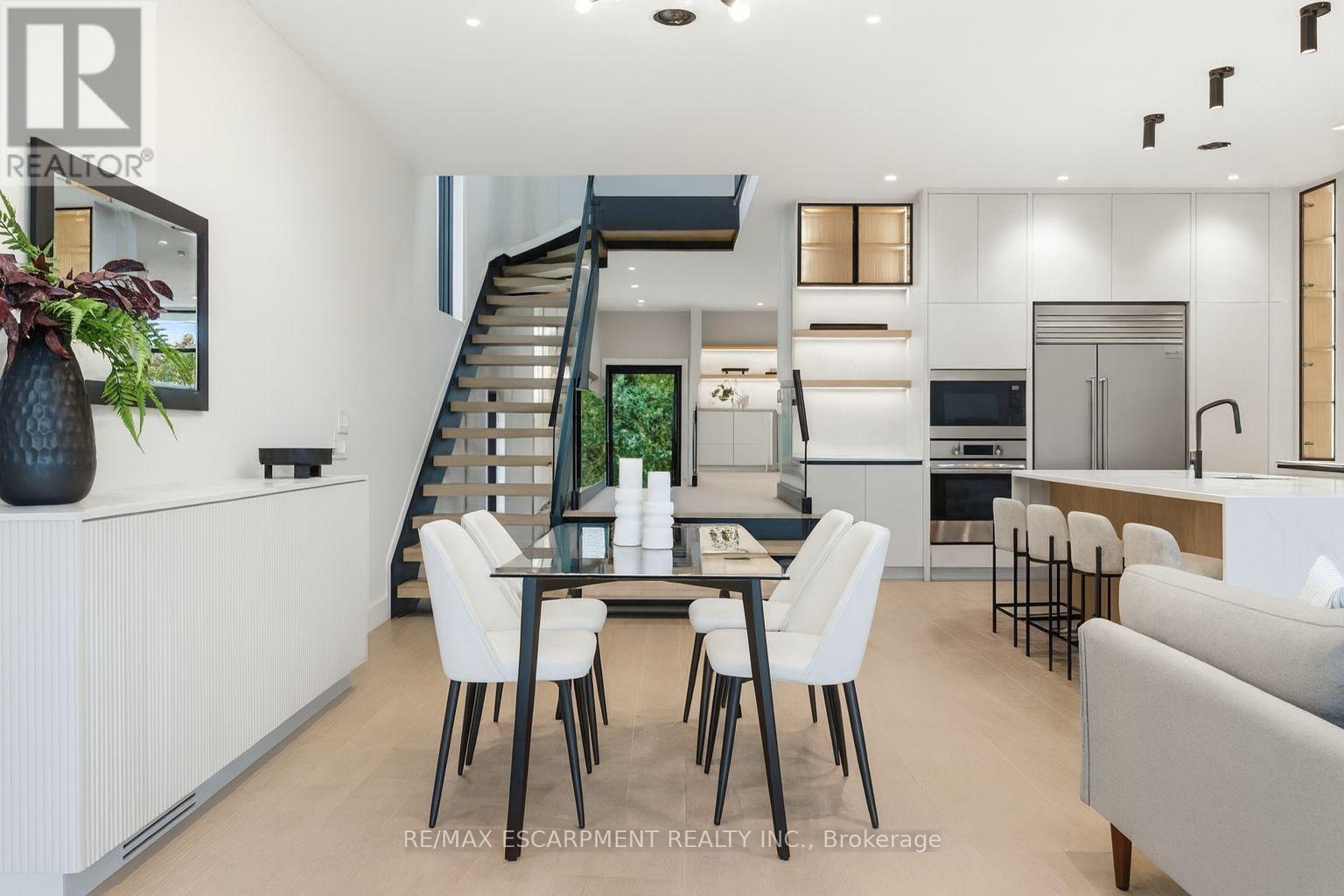 957 Halliday Avenue, Mississauga, ON - Indoor Photo Showing Dining Room