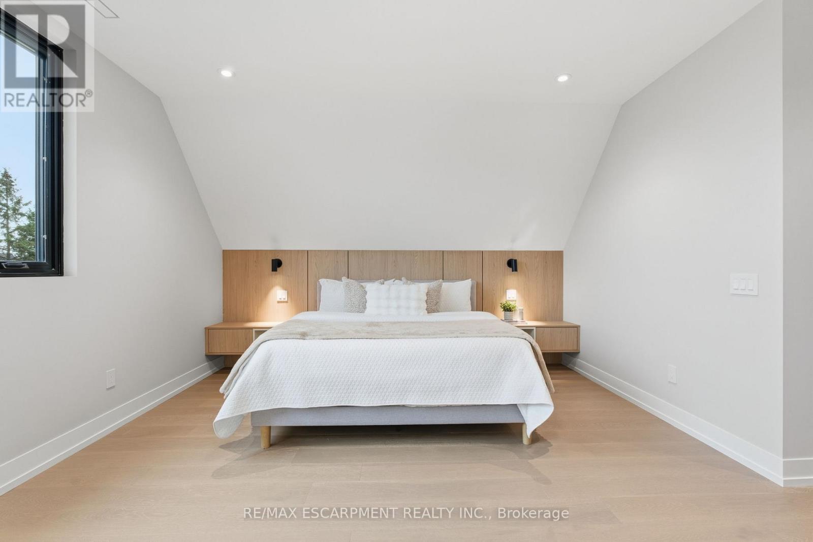 957 Halliday Avenue, Mississauga, ON - Indoor Photo Showing Bedroom