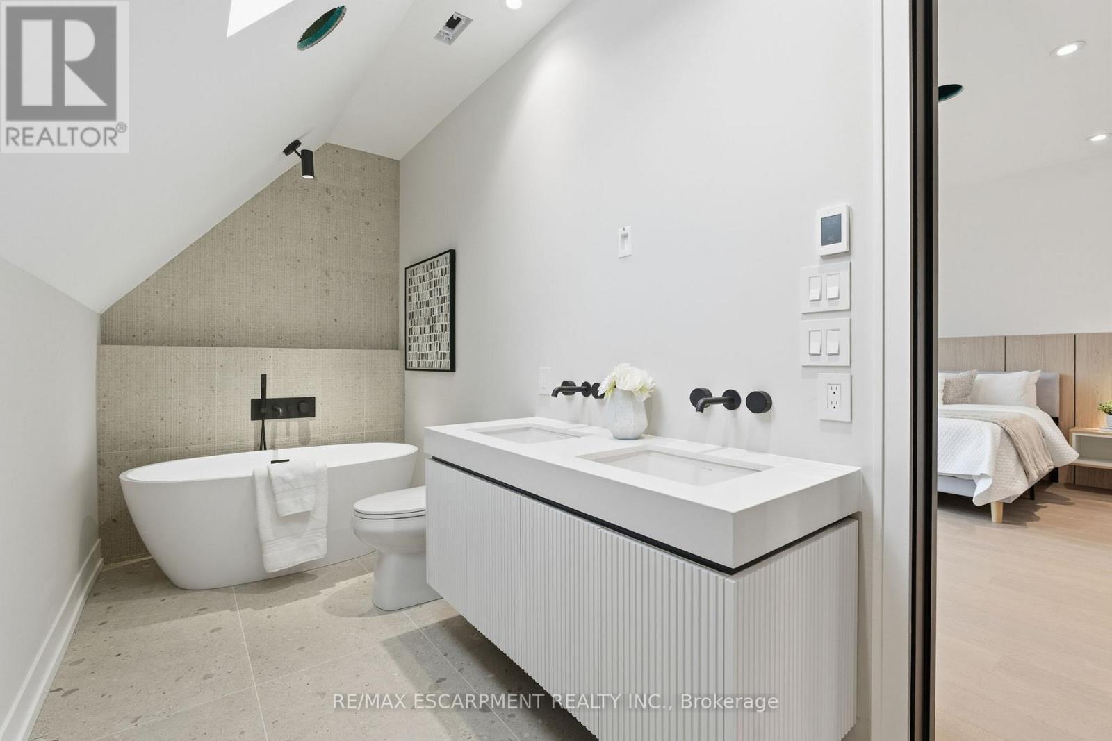 957 Halliday Avenue, Mississauga, ON - Indoor Photo Showing Bathroom