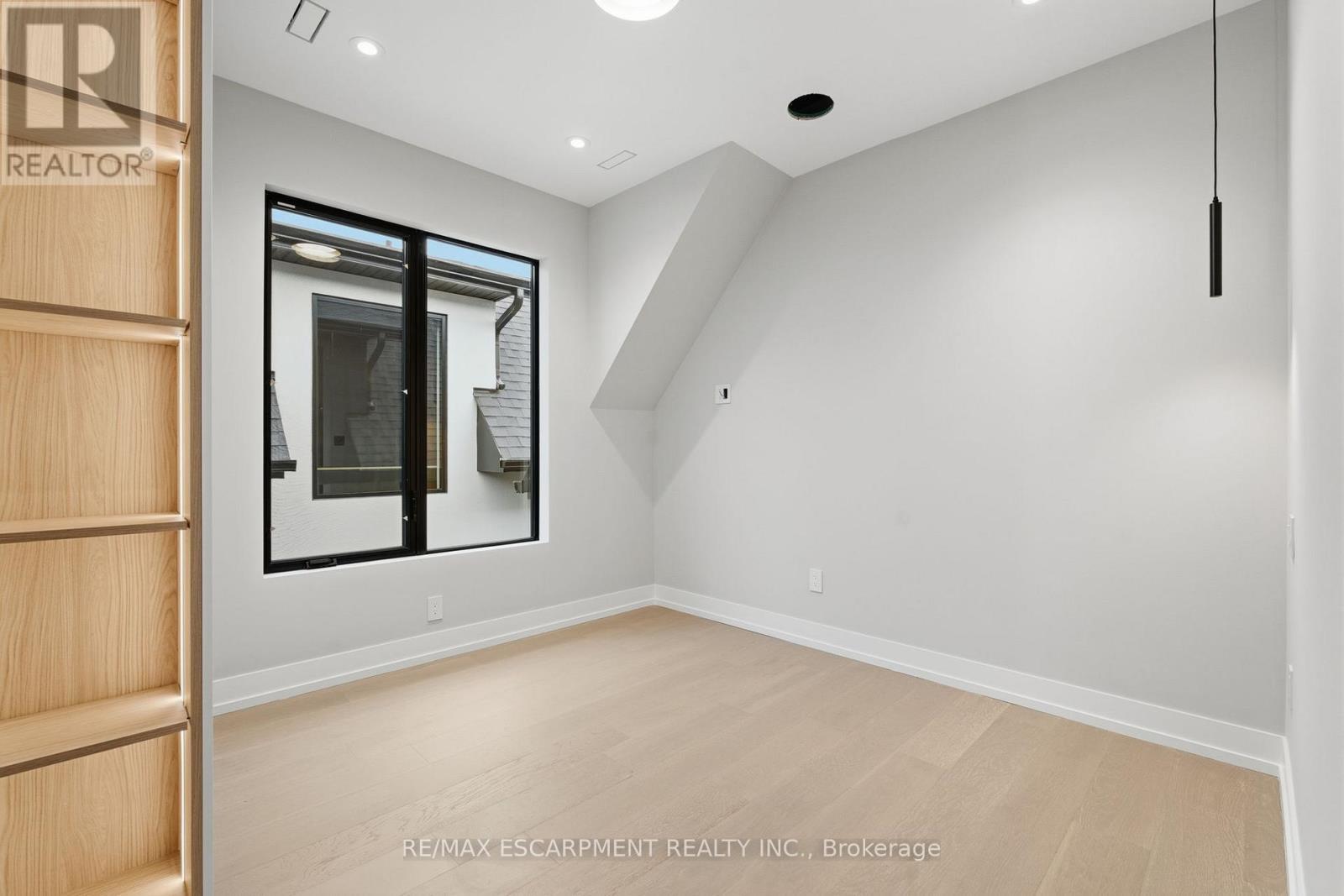 957 Halliday Avenue, Mississauga, ON - Indoor Photo Showing Other Room