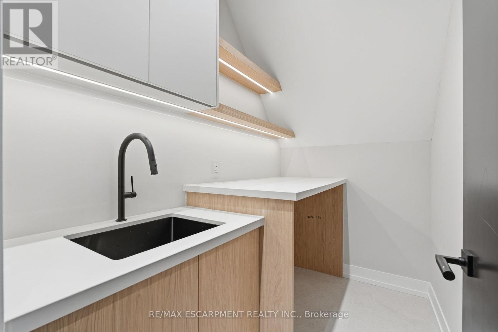 957 Halliday Avenue, Mississauga, ON - Indoor