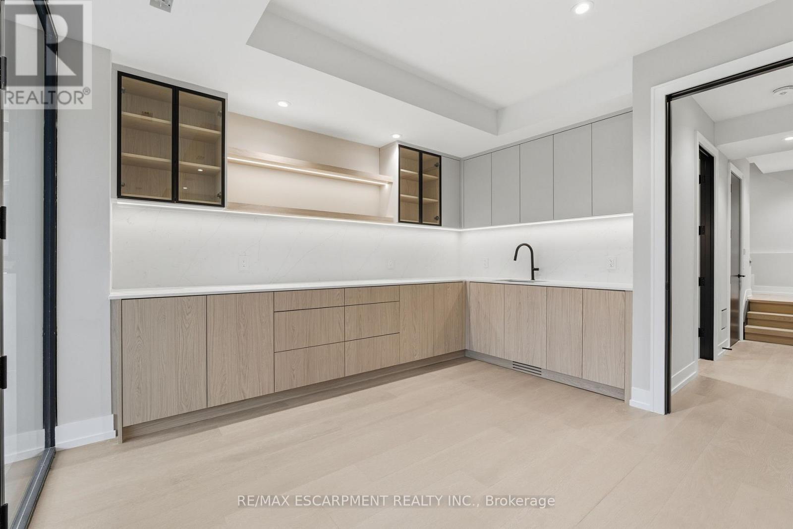 957 Halliday Avenue, Mississauga, ON - Indoor Photo Showing Other Room