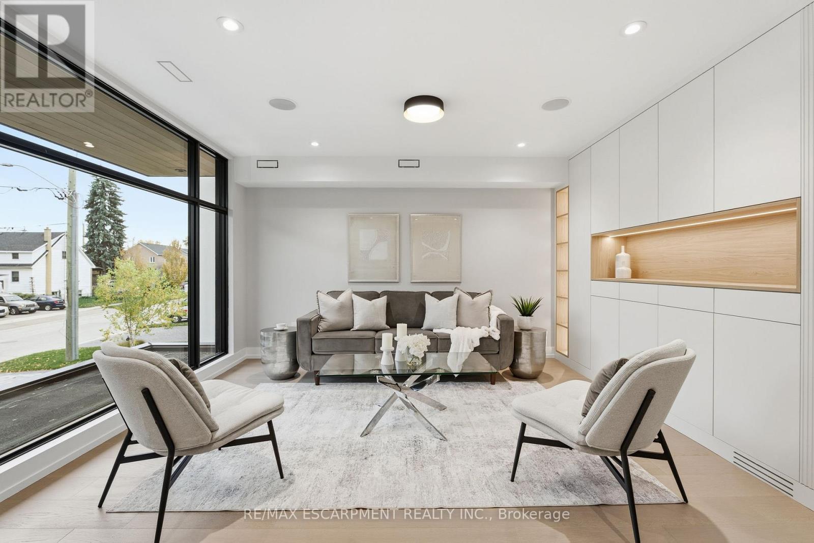 957 Halliday Avenue, Mississauga, ON - Indoor Photo Showing Living Room