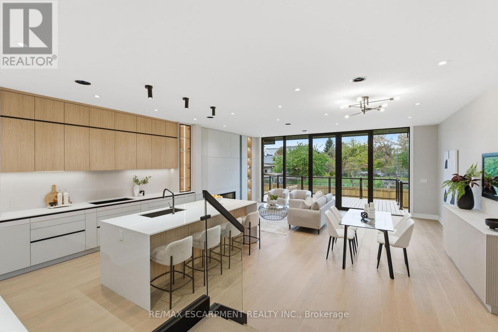 957 Halliday Avenue, Mississauga, ON - Indoor Photo Showing Kitchen