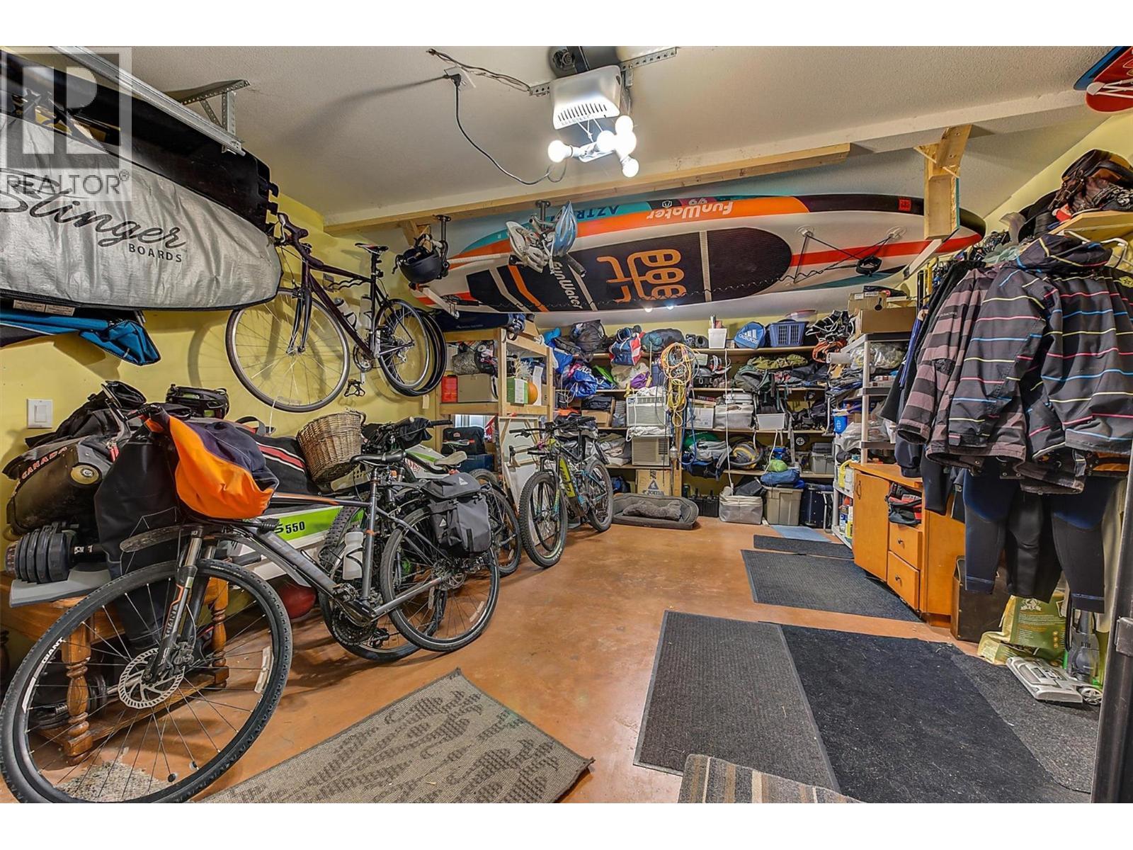 558-560 Cambridge Avenue, Kelowna, BC - Indoor Photo Showing Other Room