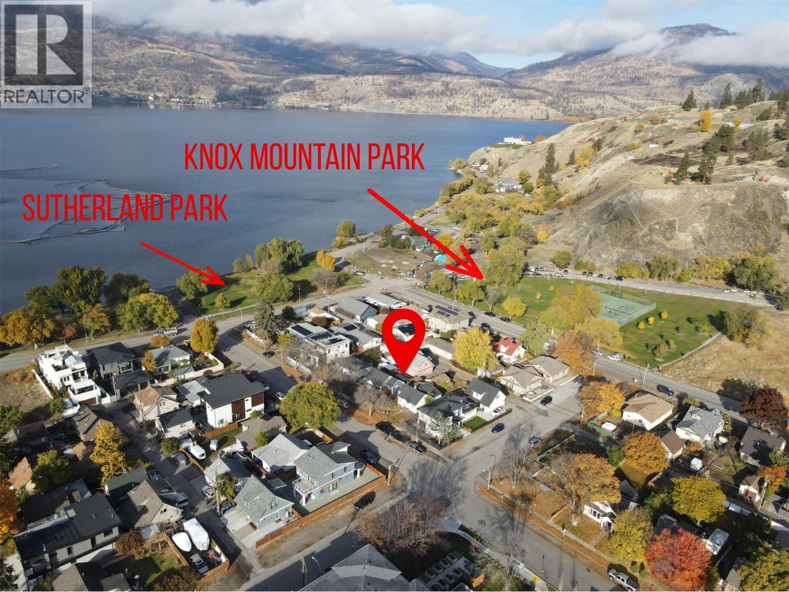 558-560 Cambridge Avenue, Kelowna, BC - Outdoor With Body Of Water With View